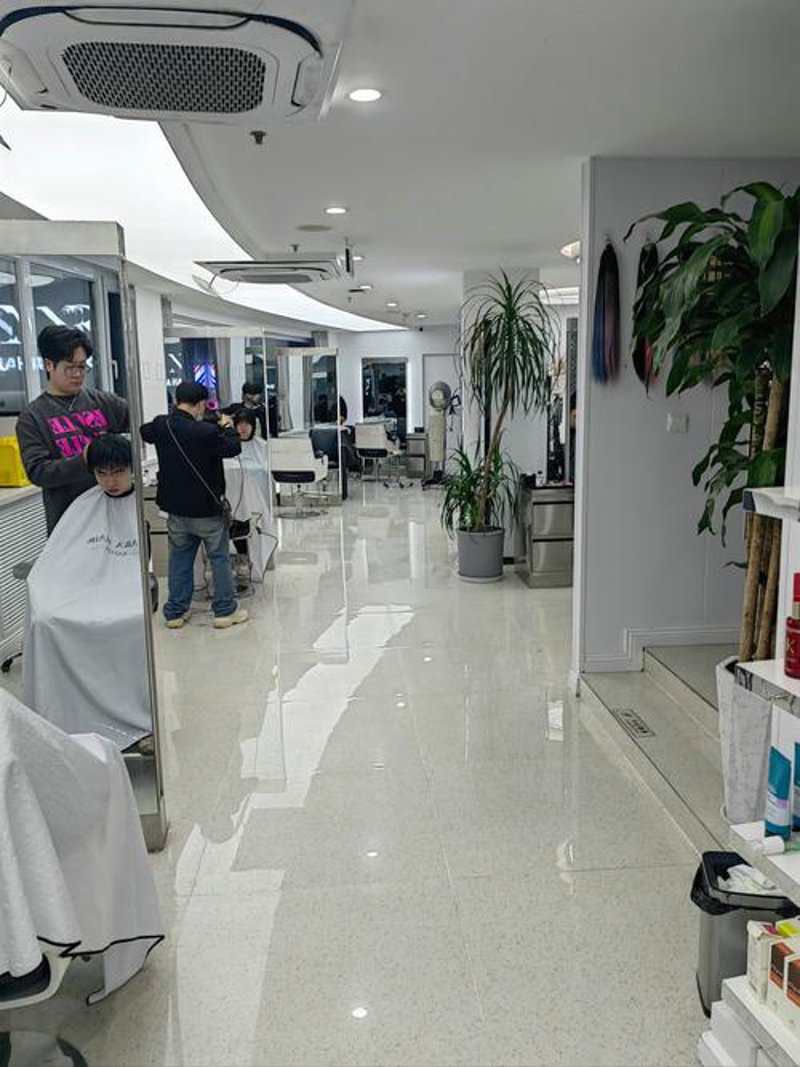 夹浦理发店：匠人精神与现代潮流的完美邂逅